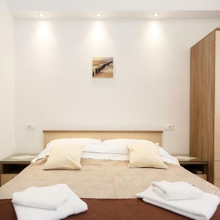 Apartment Rosemary 24 Krk Town Esterno foto