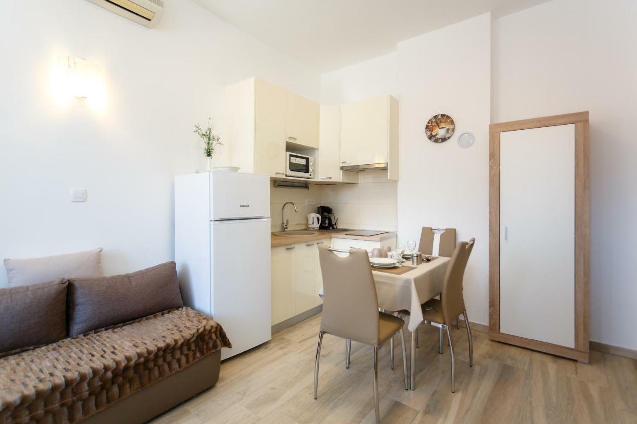 Apartment Rosemary 24 Krk Town Esterno foto